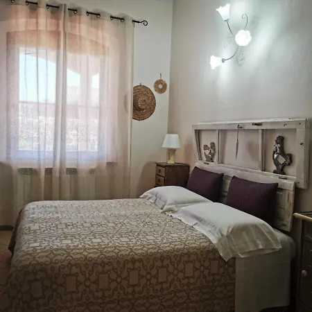 בית חווה Podere Montecorno אלברזה