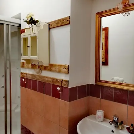 Podere Montecorno مزرعة للإقامة